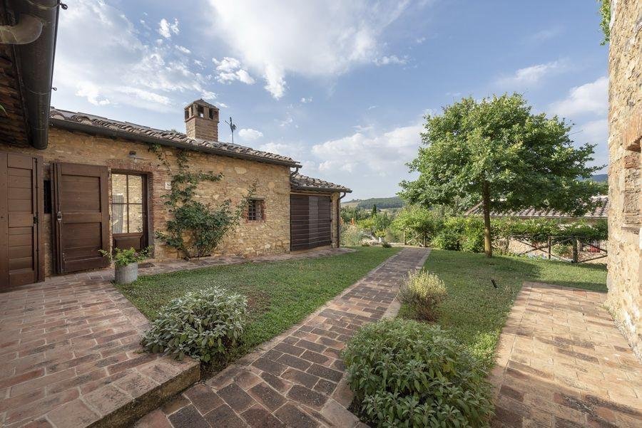 Farm Ranch in Casole d'Elsa, Tuscany, Italy 1 - 15681537