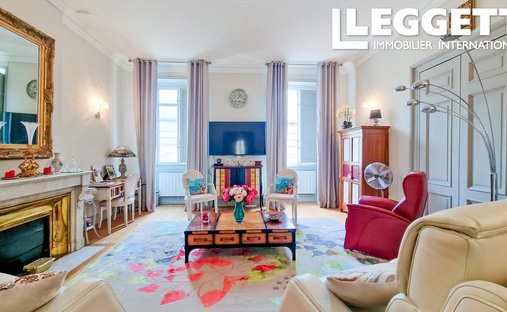Apartment in Hôtel de Ville-Quinconce-Saint Seurin-Fondaudège, Bordeaux, France 1