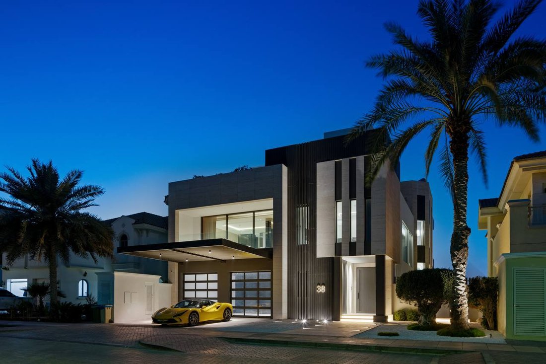 Villa in Palm Jumeirah, Dubai, United Arab Emirates 2 - 15688042