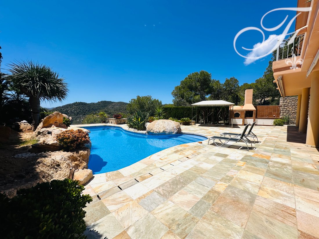 Chalet in Roca Llisa, Santa Eularia des Riu, Balearic Islands 4 - 15358117