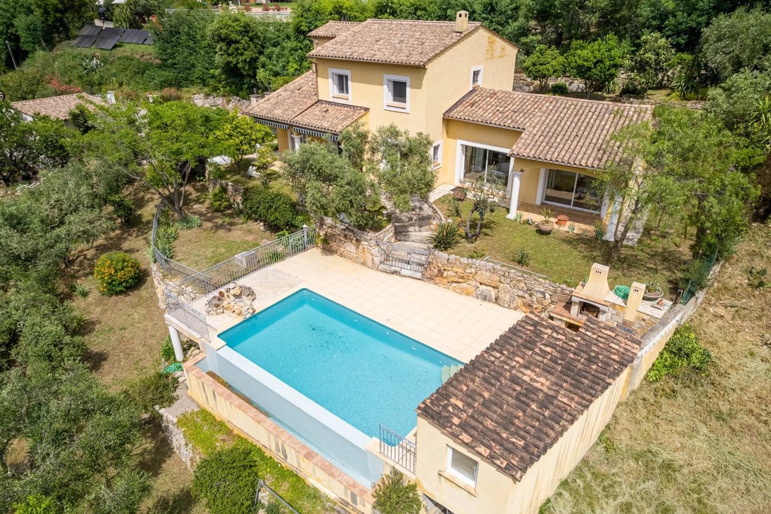 Villa in Les Aspres-Plan Sarrain, Mouans-Sartoux, France 3 - 15688158