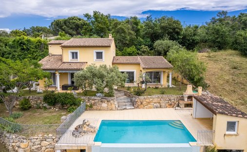 Villa in Les Aspres-Plan Sarrain, Mouans-Sartoux, France 1