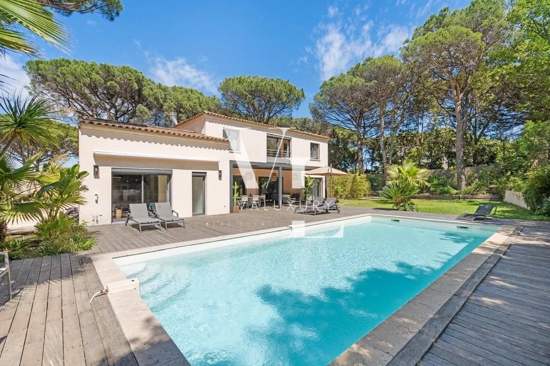 Villa in Gassin, Provence-Alpes-Côte d'Azur, France 5 - 15688062