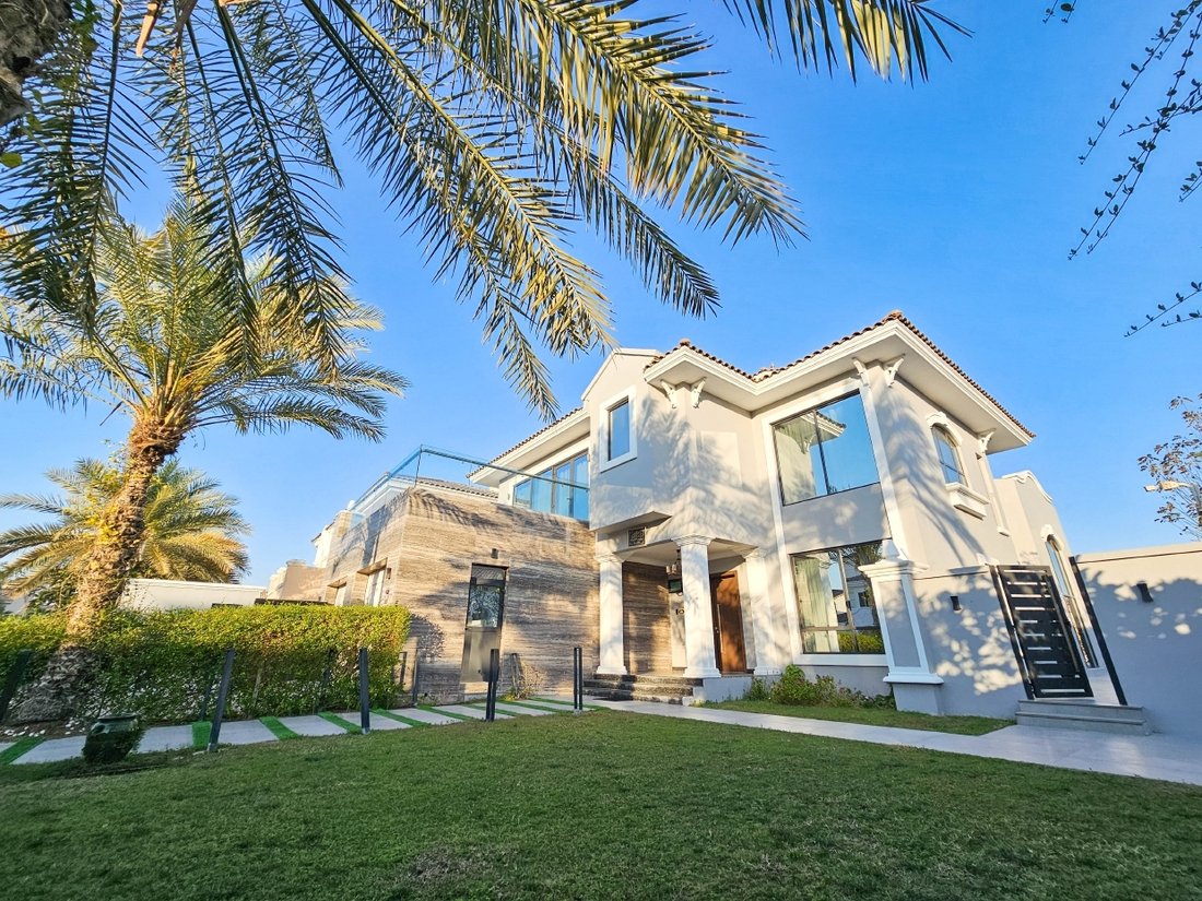 Villa in Dubai, Dubai, United Arab Emirates 2 - 15688250