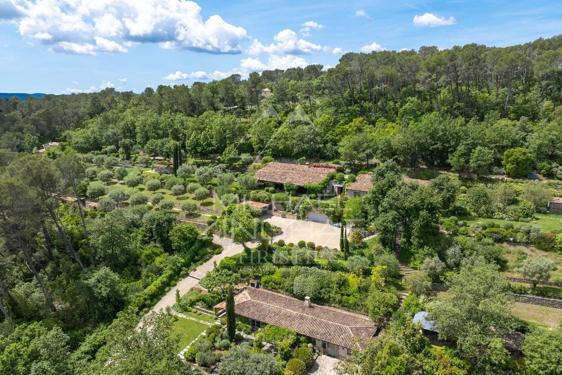 Estate in Fayence, Provence-Alpes-Côte d'Azur, France 2 - 15688263