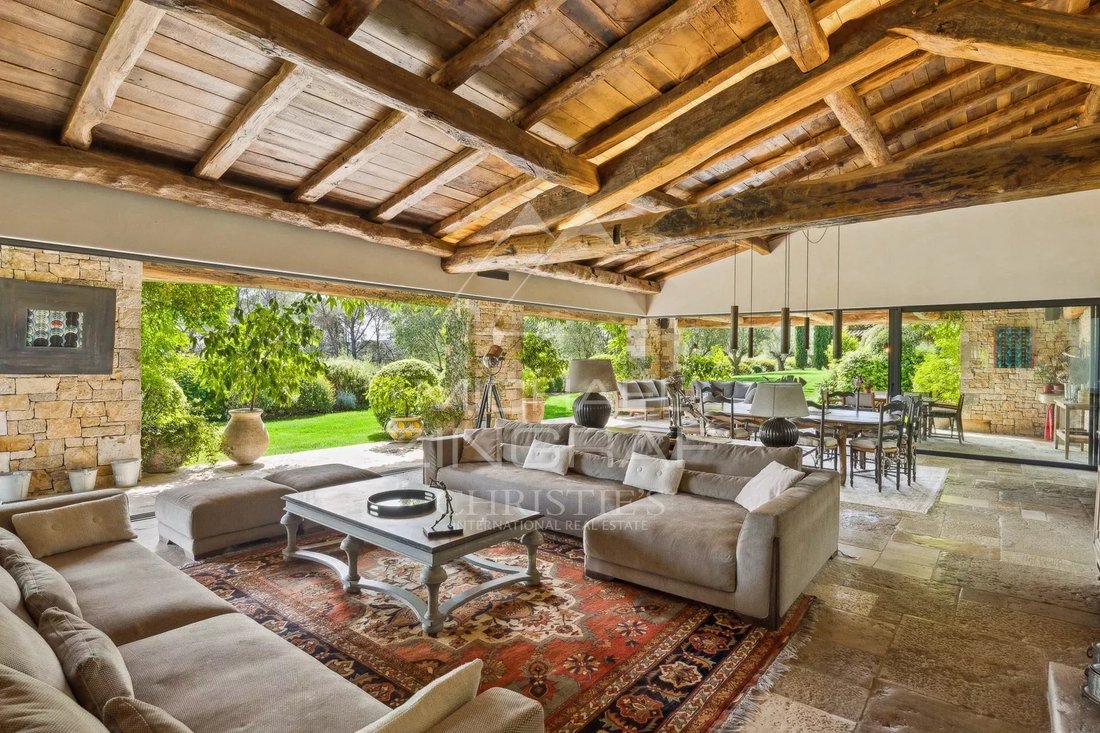 Estate in Fayence, Provence-Alpes-Côte d'Azur, France 1 - 15688263