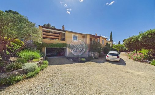 Villa a Ouest, Lorgues, Francia 1