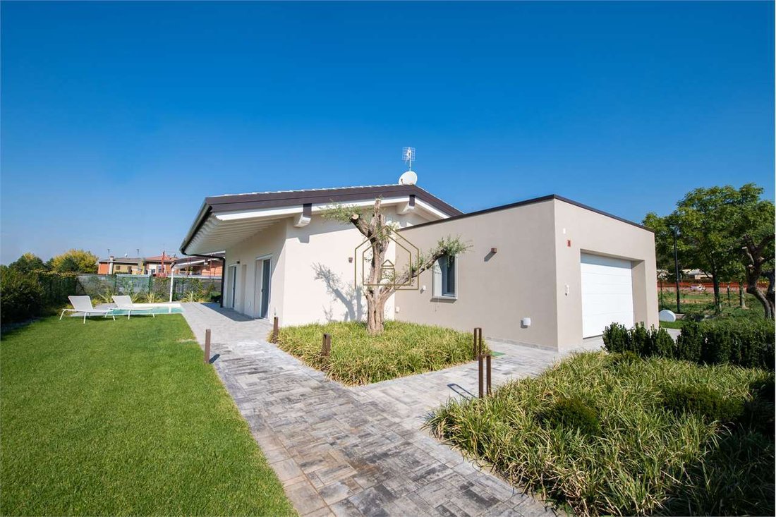 Villa in Entroterra, Desenzano del Garda, Lombardy 3 - 15690337