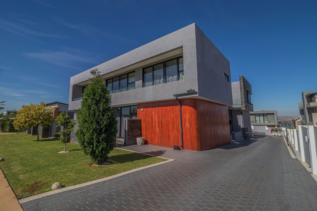 Country House in Sunderland Ridge AH, Gauteng, South Africa 4 - 15689495