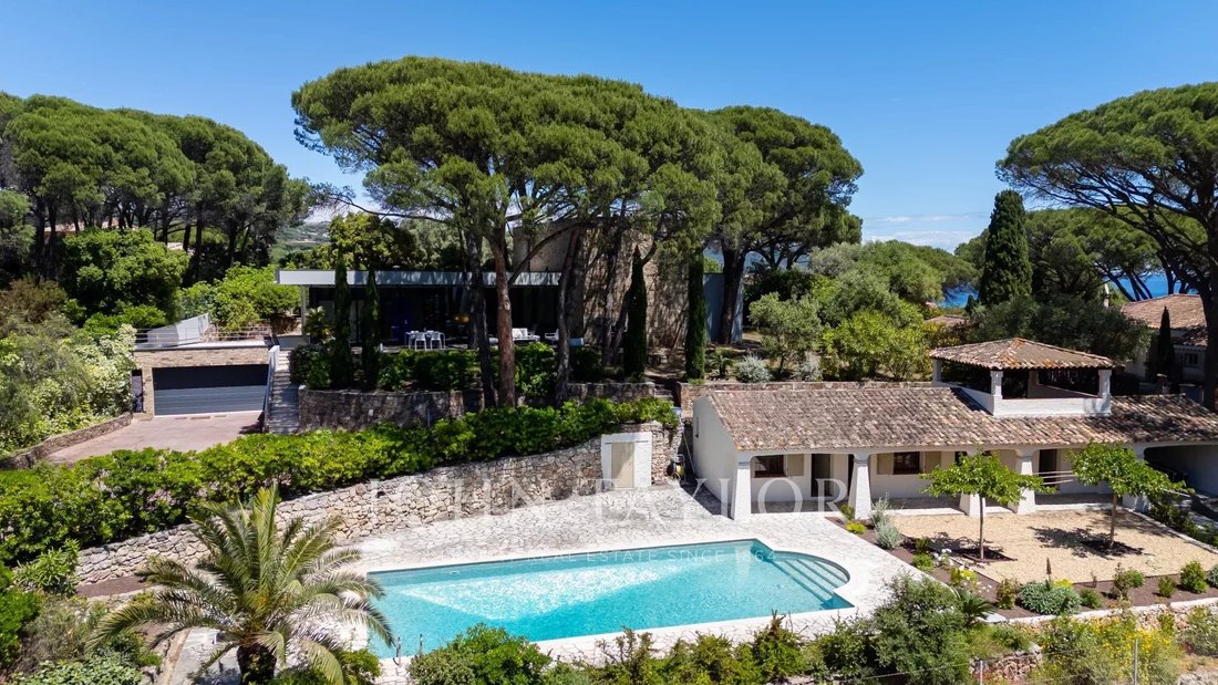 House in Sainte-Maxime, Provence-Alpes-Côte d'Azur, France 1 - 15691943