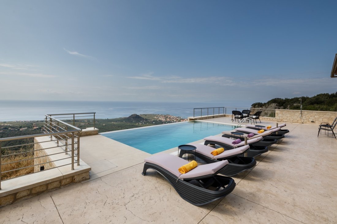 Villa in Lefktro, Peloponnese, Western Greece and the Ionian, Greece 2 - 12629317