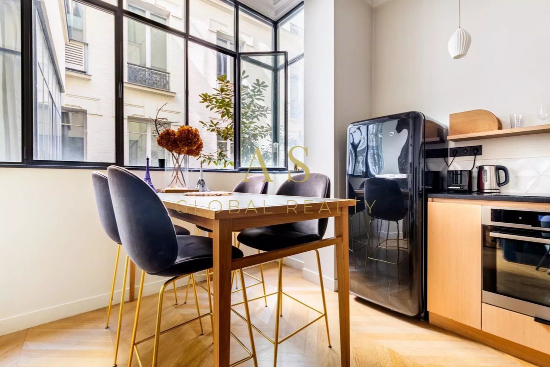 Apartment in Triangle d'Or, Paris 8e Arrondissement, Paris 5 - 15689240