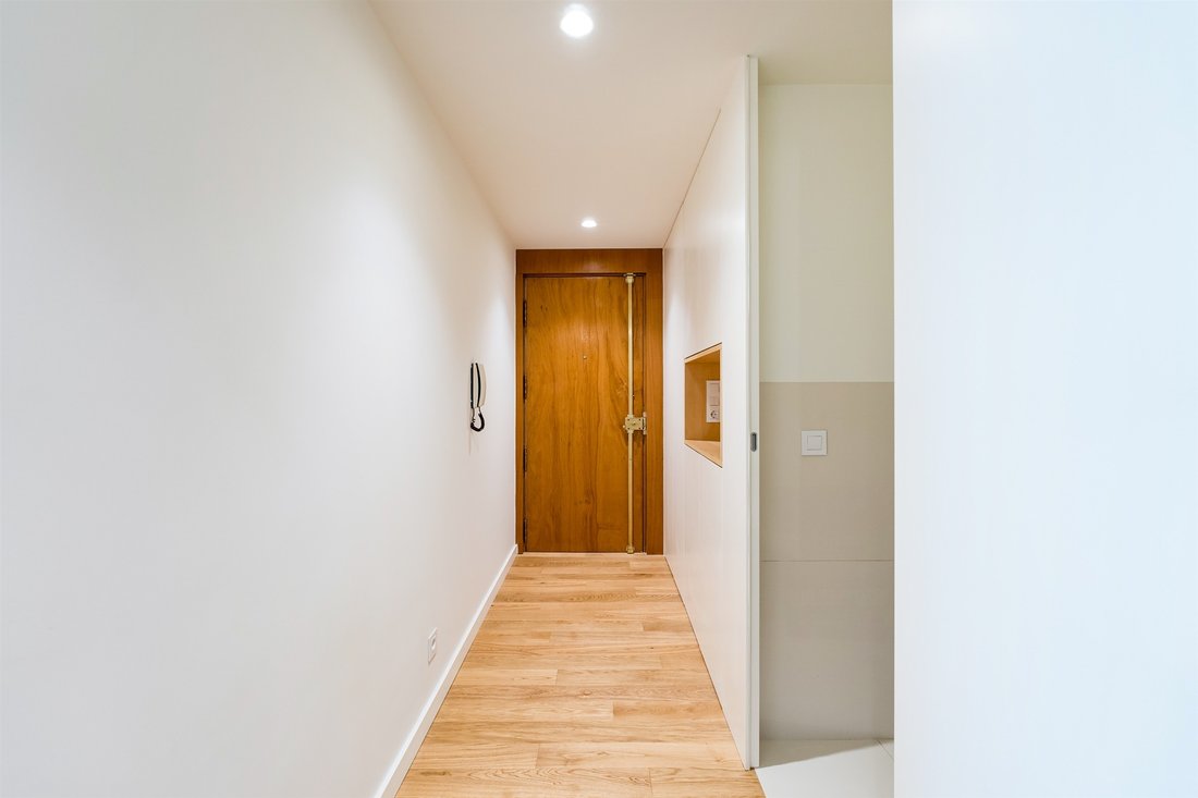 Apartment in Lordelo do Ouro e Massarelos, Porto District, Portugal 2 - 15690797