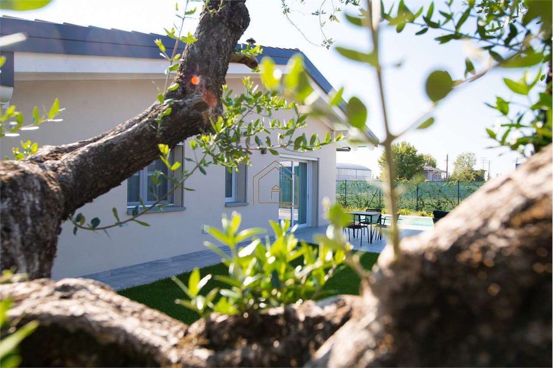Villa in Entroterra, Desenzano del Garda, Lombardy 4 - 15690337