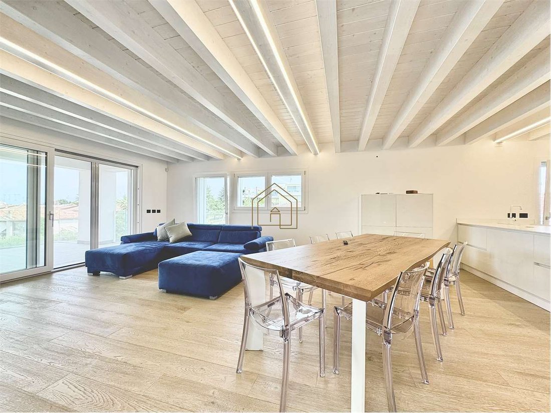 Apartment in Desenzano Centro, Desenzano del Garda, Lombardy 3 - 15690238