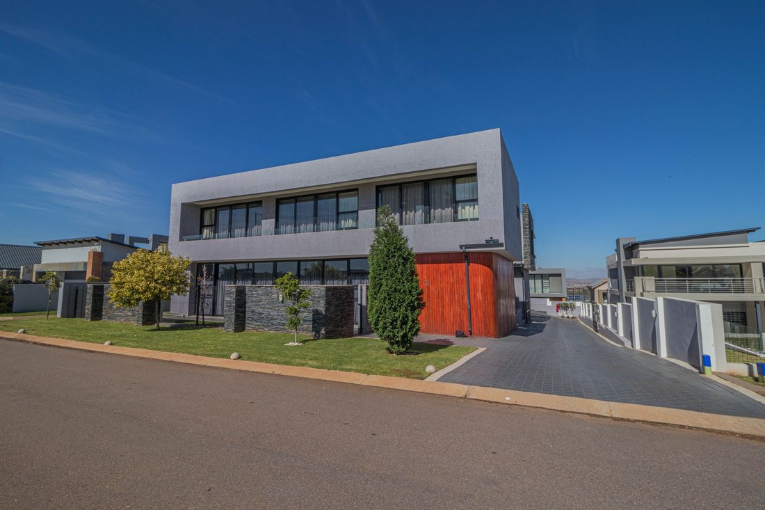 Country House in Sunderland Ridge AH, Gauteng, South Africa 1 - 15689495