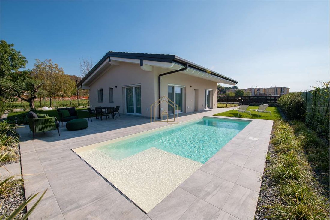 Villa in Entroterra, Desenzano del Garda, Lombardy 2 - 15690337