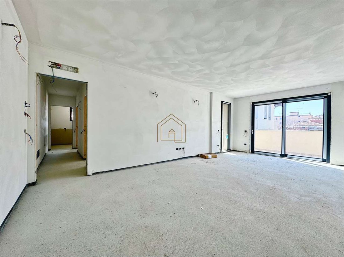 Apartment in Desenzano Centro, Desenzano del Garda, Lombardy 2 - 15690327