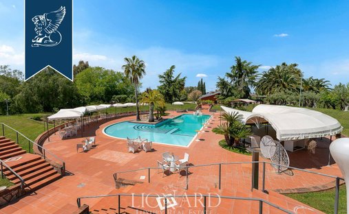 Villa en Nueva Latina-Nascosa, Latina, Italia 1
