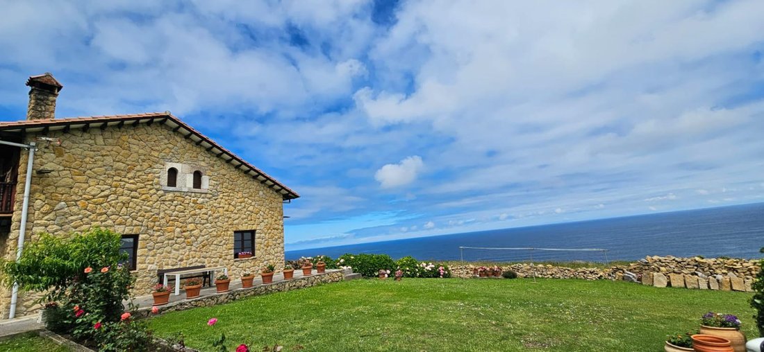 House in San Vicente de la Barquera, Cantabria, Spain 2 - 15688859