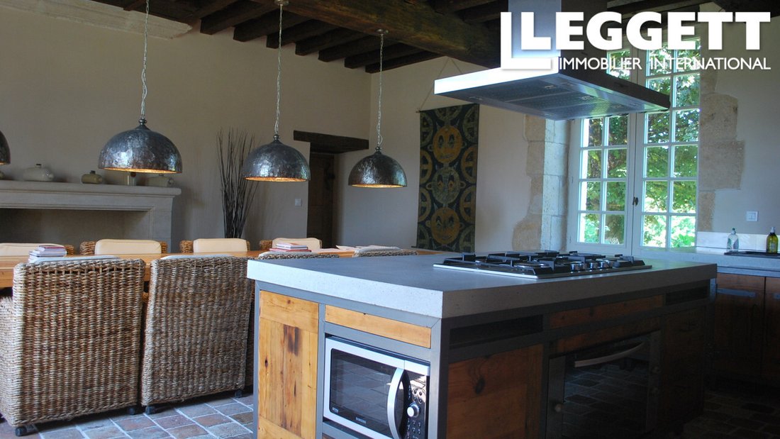 House in Luchapt, Nouvelle-Aquitaine, France 4 - 15690713