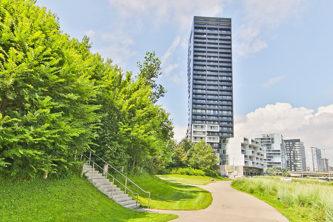 Condo in Toronto, Ontario, Canada 3 - 15690776
