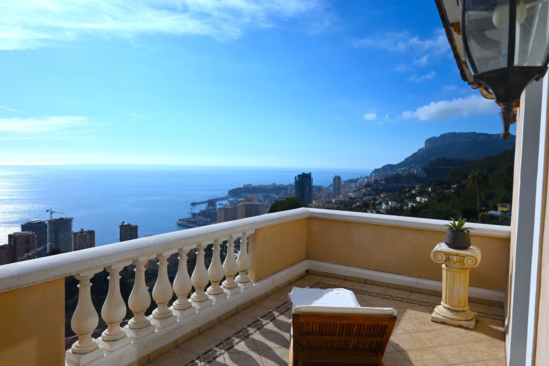 Villa in Cabbe-Saint Roman, Roquebrune-Cap-Martin, France 1 - 15690098