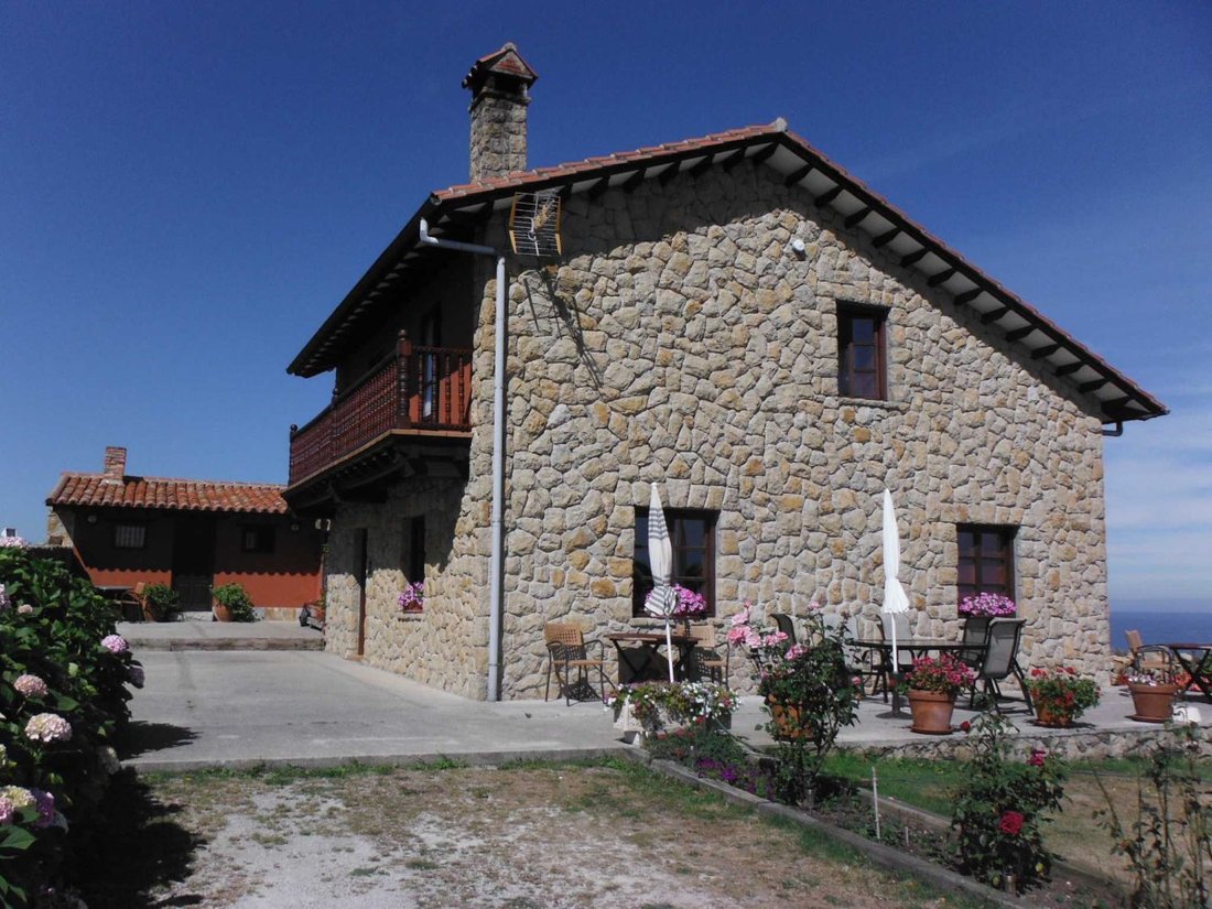 House in San Vicente de la Barquera, Cantabria, Spain 3 - 15688859