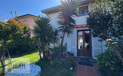 Villa in Caranna-Vaiana, Forte dei Marmi, Tuscany 1