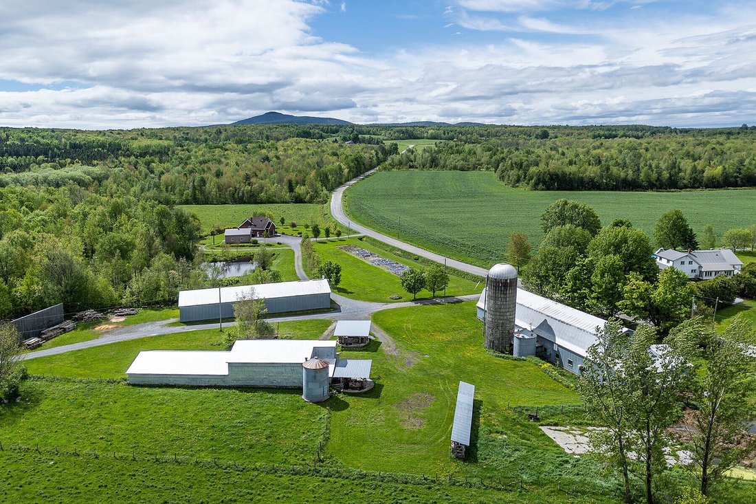 House in Dunham, Quebec, Canada 1 - 15690297