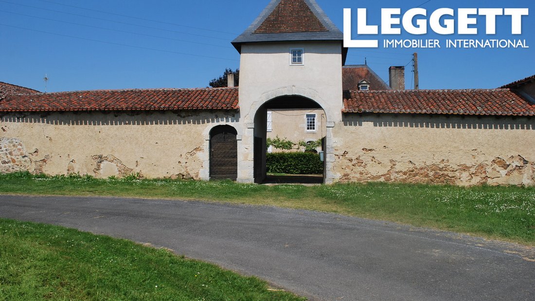 House in Luchapt, Nouvelle-Aquitaine, France 2 - 15690713