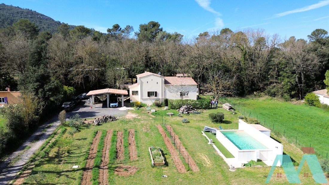 House in Signes, Provence-Alpes-Côte d'Azur, France 1 - 15690181