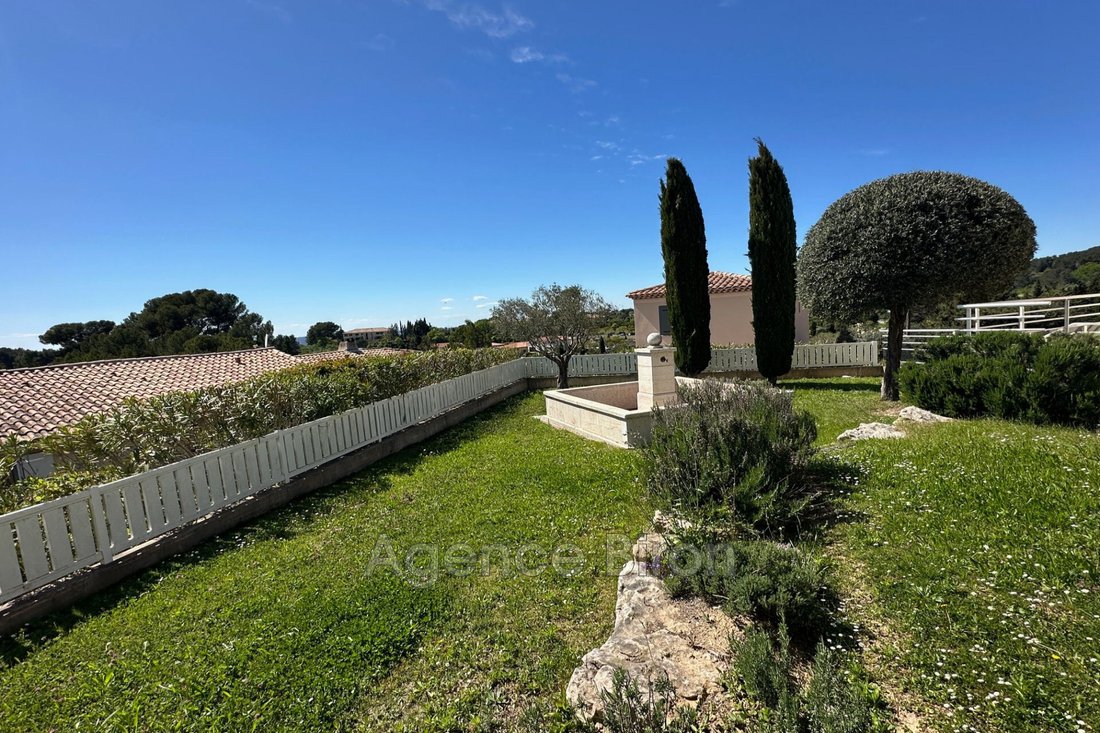 Villa in Plateau de Puyricard-La Trévaresse, Aix-en-Provence, France 4 - 15689109