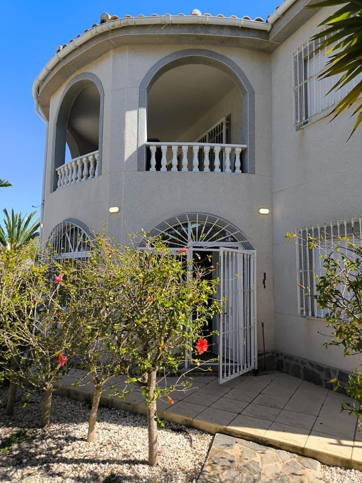 Villa in Torrevieja, Valencian Community, Spain 3 - 15690581
