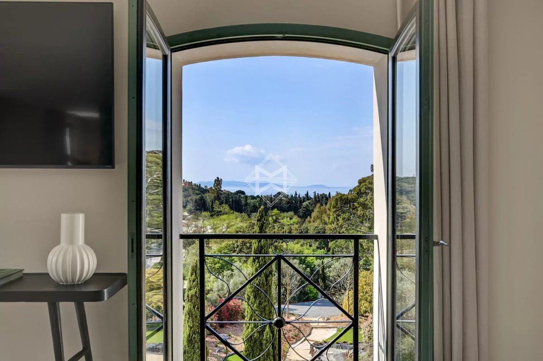 Villa in Le Lavandou, Provence-Alpes-Côte d'Azur, France 2 - 15689273