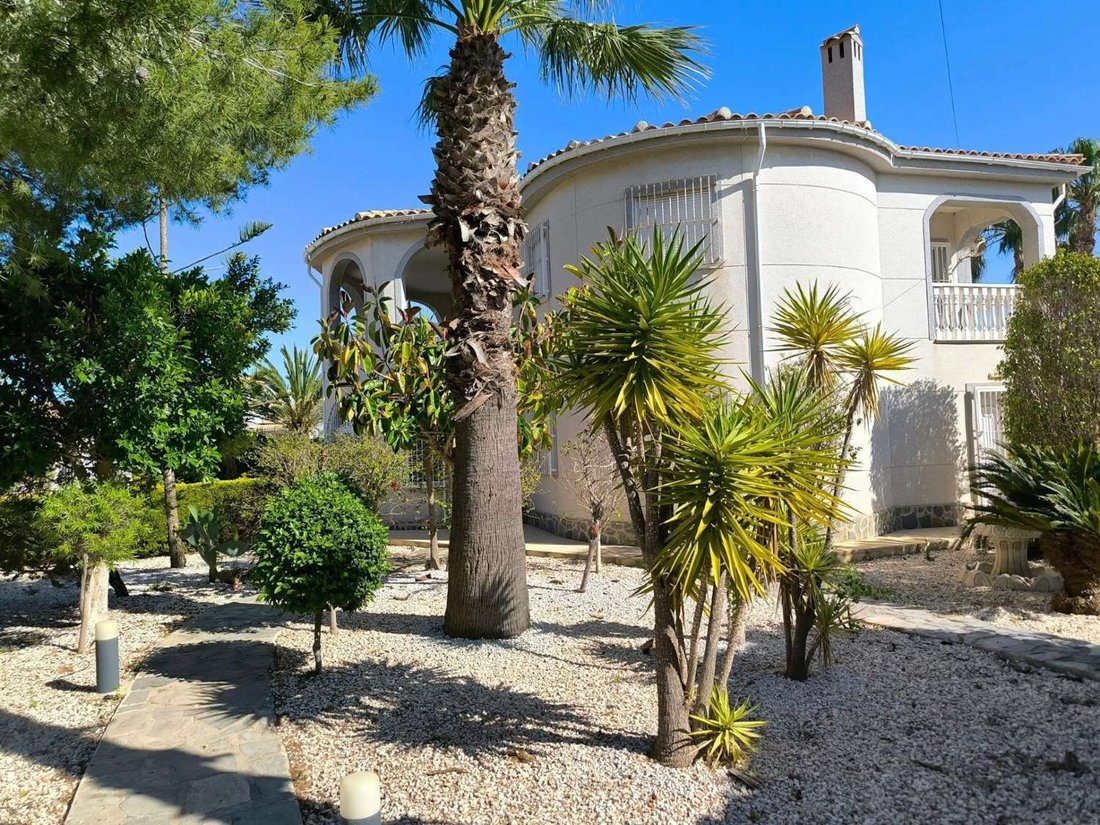 Villa in Torrevieja, Valencian Community, Spain 2 - 15690581