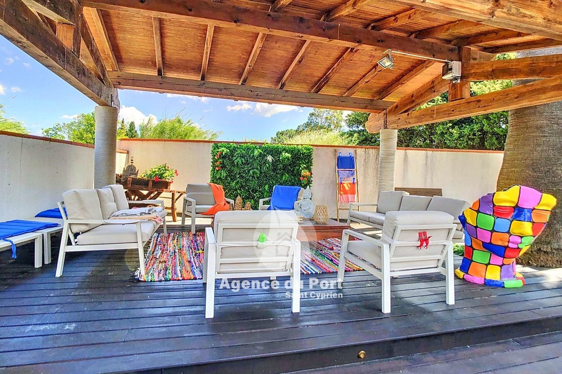 Villa in Saint-Cyprien, Occitania, France 4 - 15689113