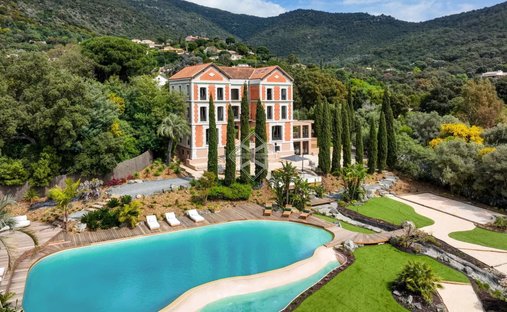 Villa in Le Lavandou, Provence-Alpes-Côte d'Azur, France 1