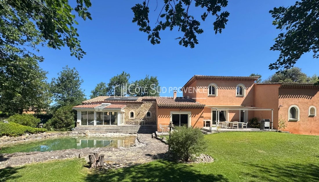 Villa in Venasque, Provence-Alpes-Côte d'Azur, France 1 - 15221865