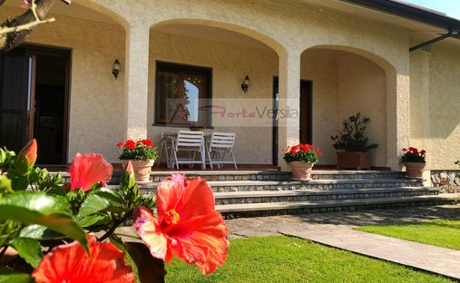 Villa in Caranna-Vaiana, Forte dei Marmi, Tuscany 1