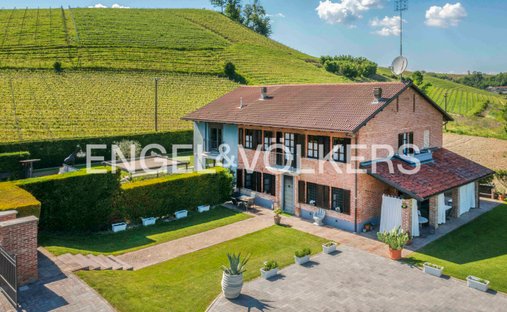 Villa in Priocca, Piedmont, Italy 1