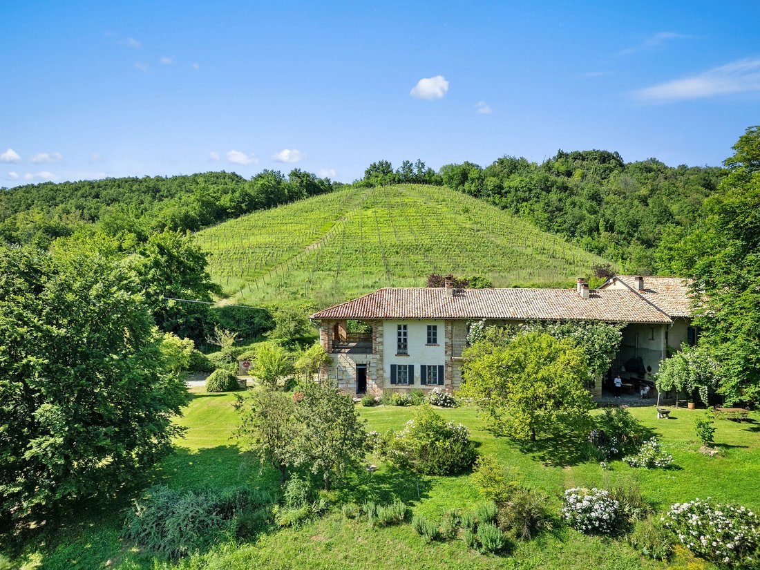 Estate in Odalengo Grande, Piedmont, Italy 2 - 15071166
