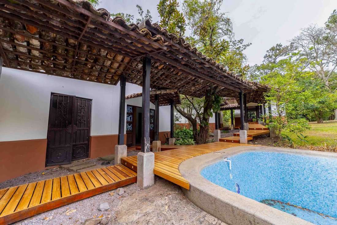 House in Escazu, San José Province, Costa Rica 1 - 15689540