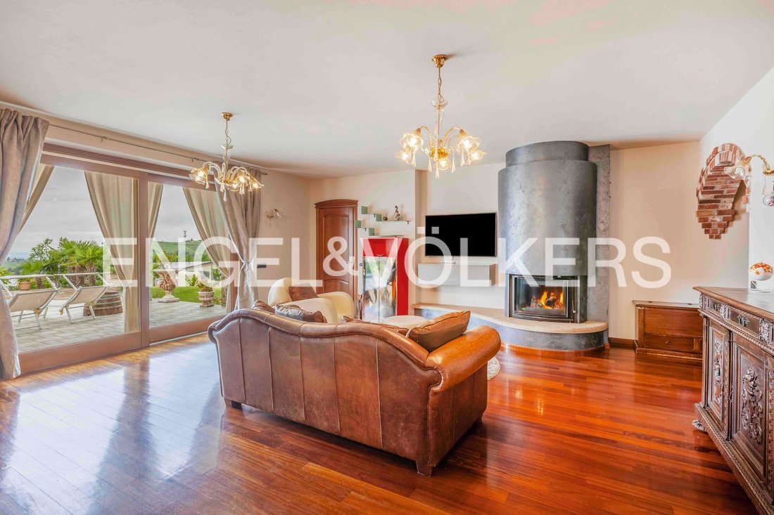 Villa in Mango, Piedmont, Piedmont, Italy 1 - 15709023