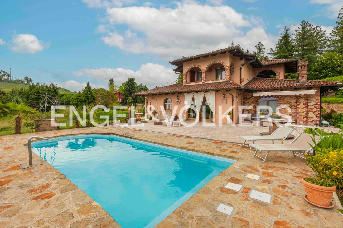 Villa in Mango, Piedmont, Piedmont, Italy 5 - 15709023