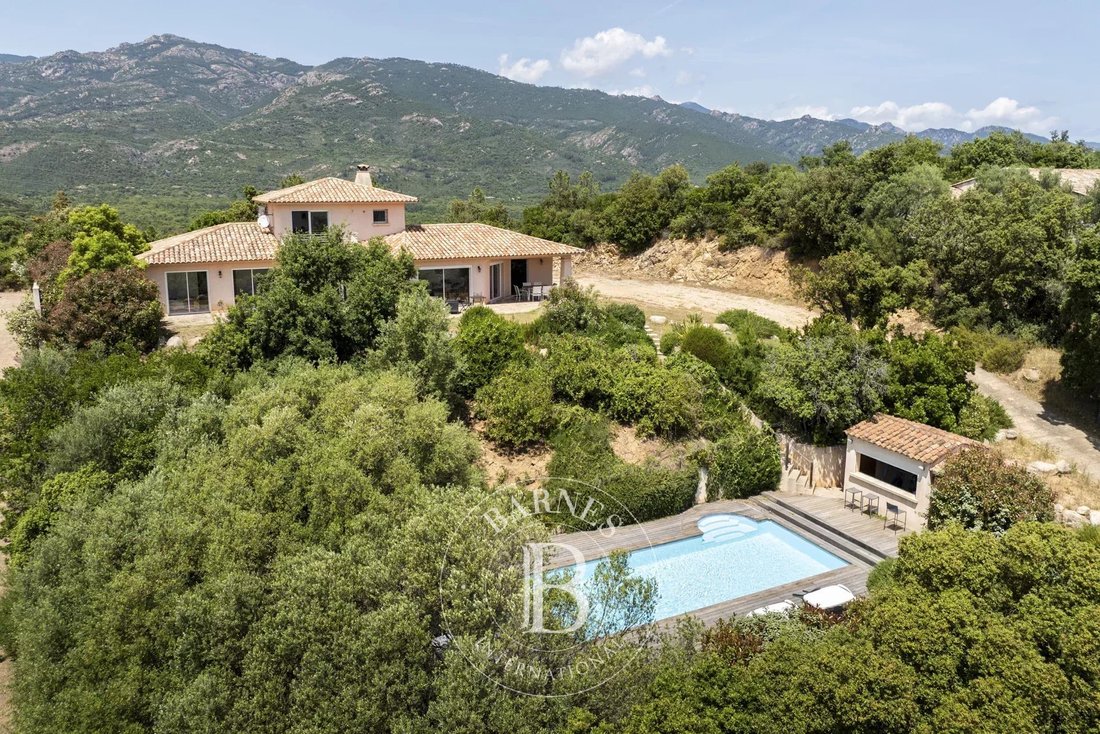 Villa in Porto-Vecchio, Corsica, France 3 - 15074505