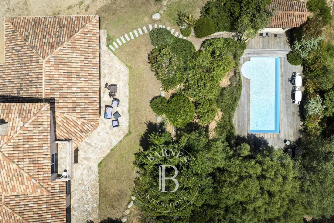 Villa in Porto-Vecchio, Corsica, France 2 - 15074505