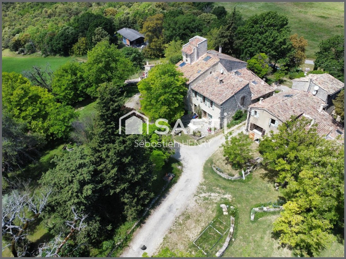 House in Céreste-en-Luberon, Provence-Alpes-Côte d'Azur, France 1 - 15692811