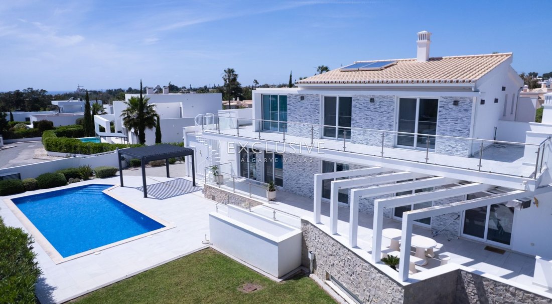 Villa in Carvoeiro, Algarve, Portugal 1 - 15619064