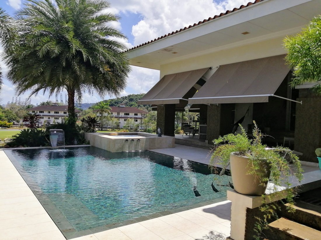 Villa in Cocolí, Provincia de Panamá Oeste, Panama 1 - 15692642